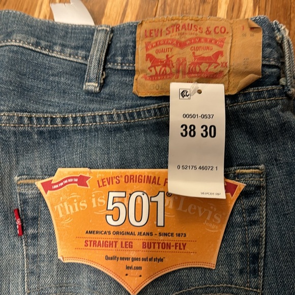Levi’s 501 Jeans - Picture 2 of 4